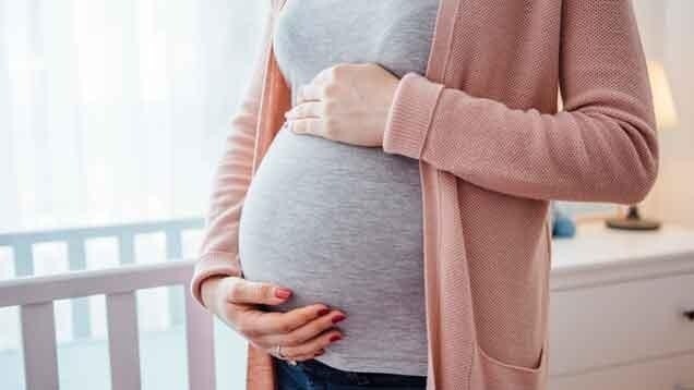 Puis-je démissionner pendant mon congé de maternité ? 