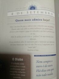 Livro do Ano - 4 de setembroj de 2023