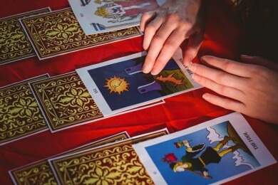 ¿Por qué es bueno consultar el tarot en determi...